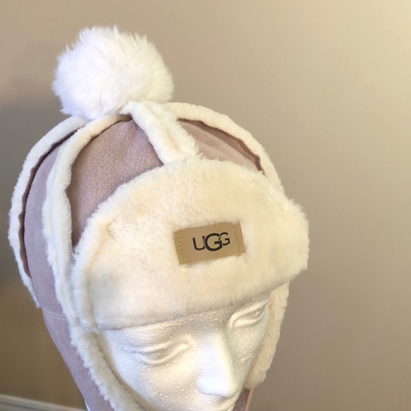 UGG Winter Hat - Picture 2 of 5